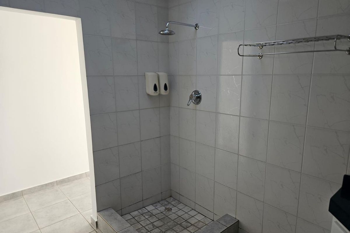 **Cozy 1-Bedroom Unit in Shared Home – Ideal for Single or Couple** - Photo 5