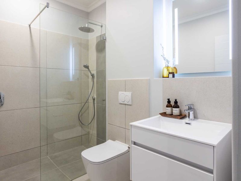 Retirement unit for over 65's - Val de Vie Evergreen Luxury Suites set in the heart of the safest estate in Africa - Photo 10