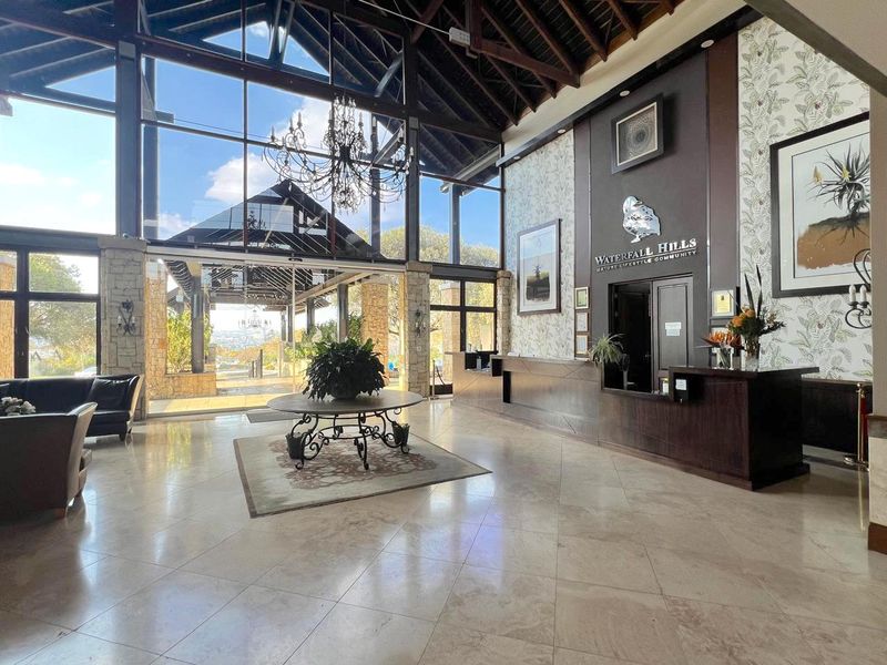 2 Bed 2 Bath Apartment in luxury retirement estate - Photo 2