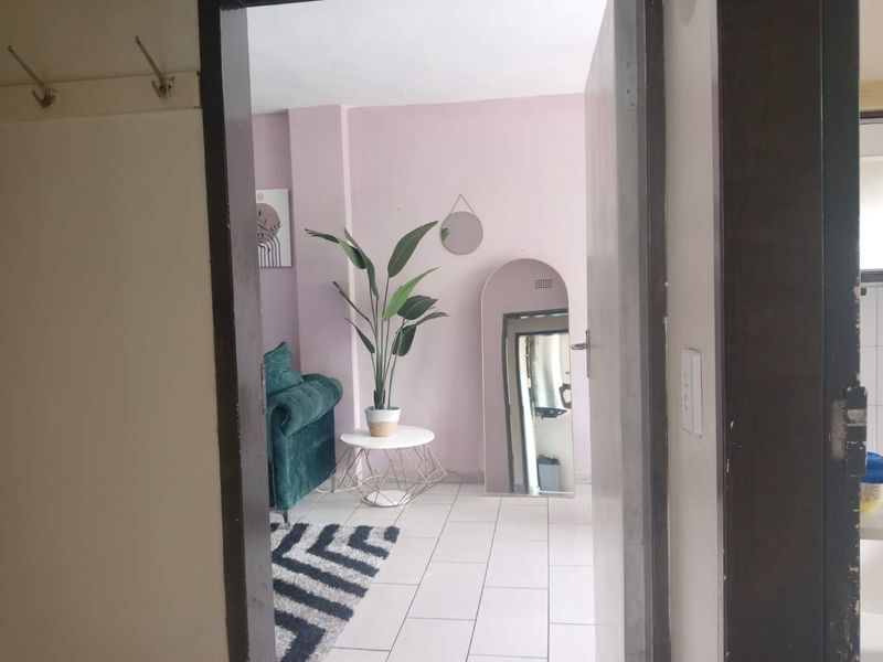 1.5 Bedroom Apartment For Sale - Photo 6