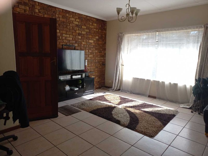 Month-to-month rental contract! 2 bedroom apartment - Photo 3