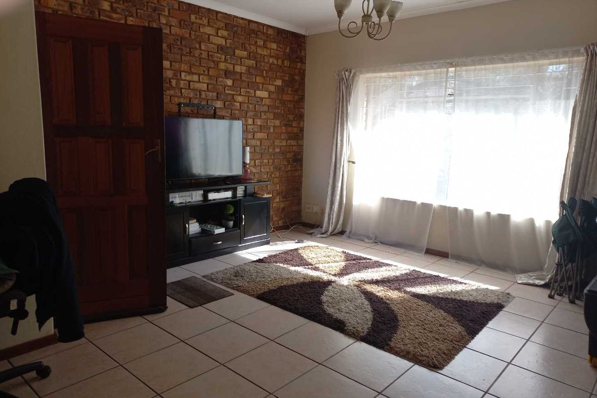 Month-to-month rental contract! 2 bedroom apartment - Photo 3