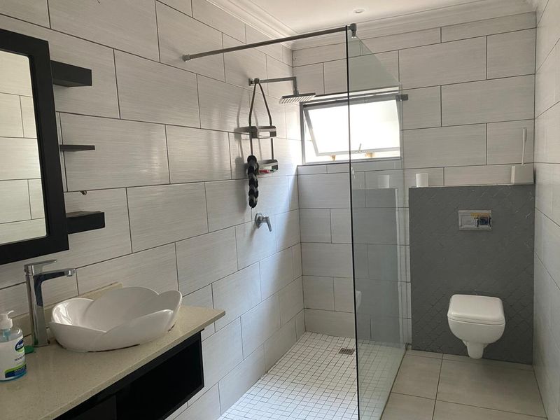 House with Flat for Rental in Palm Lakes Estate - Photo 7