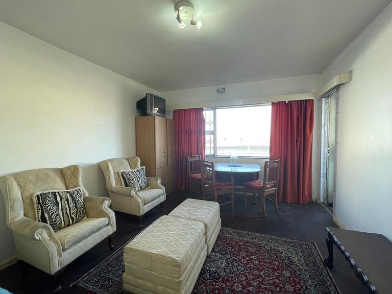 1 Bedroom Apartment in secure complex - Photo 3