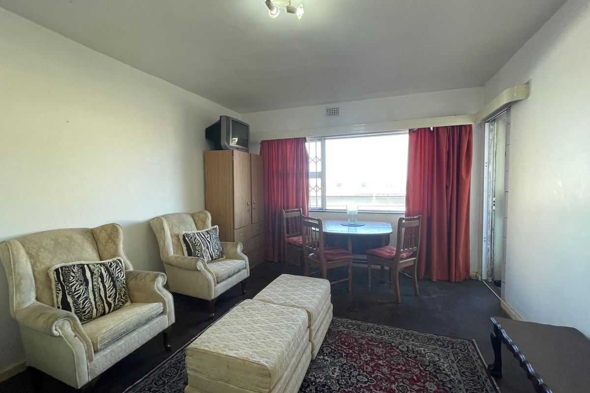 1 Bedroom Apartment in secure complex - Photo 3