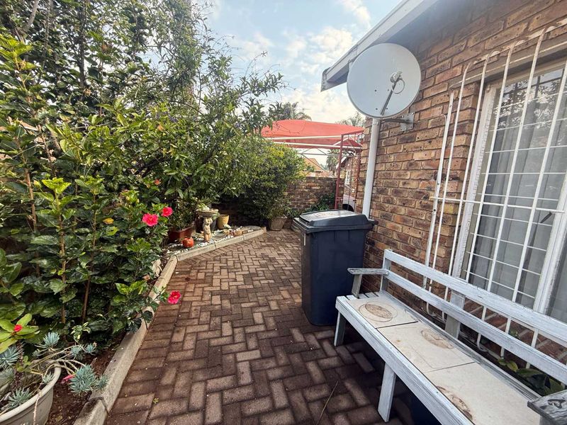 Secure & Spacious Simplex Living in Sought-After Noordheuwel – Perfect for Downsizing. - Photo 6