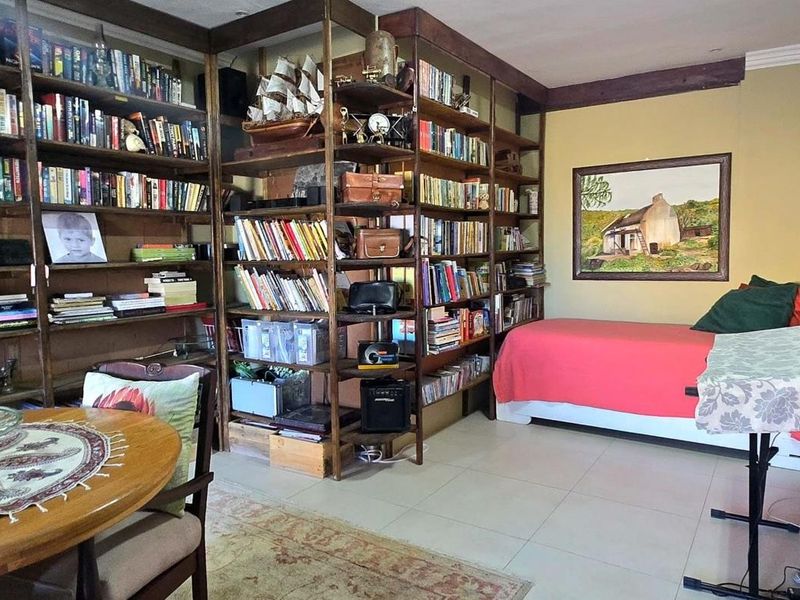 Tranquil Coastal Living with Luxury Touches and Stunning Entertainment Spaces in the Heart of Franskraal - Photo 7