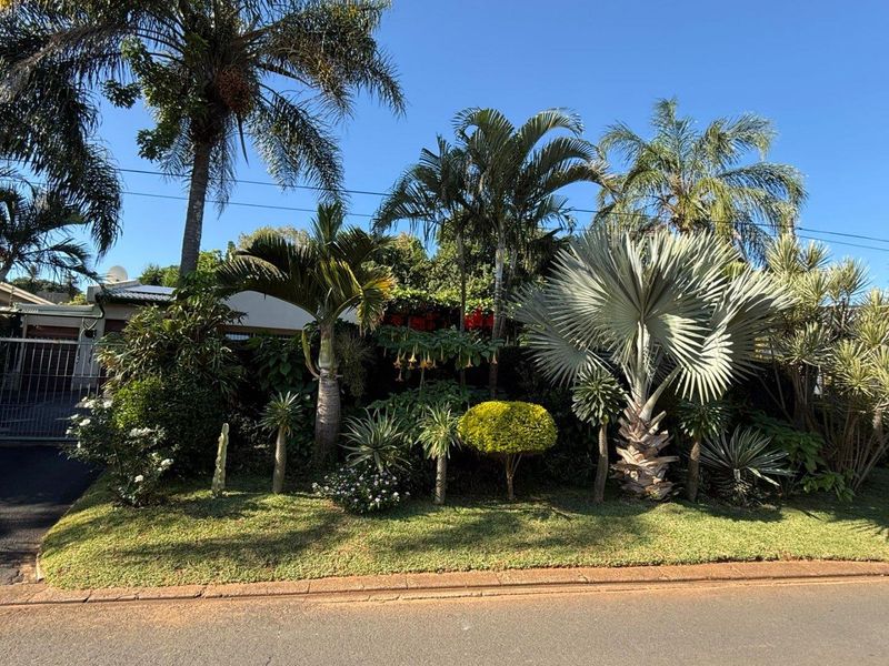 LOVELY HOME FOR SALE IN SUNNINGDALE UMHLANGA - Photo 2