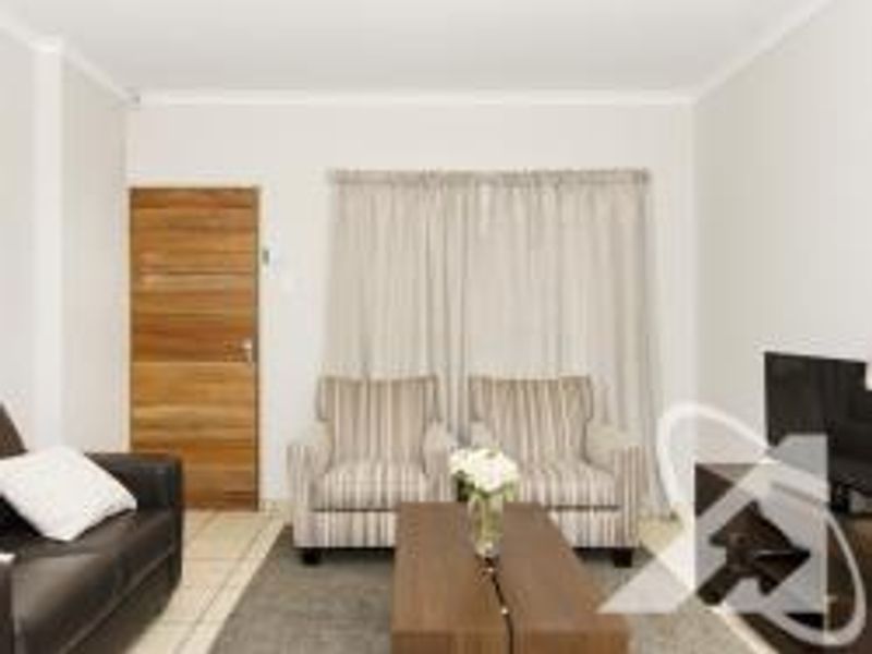 Townhouse for Sale – Pioniers Park Ext 1 - Photo 1