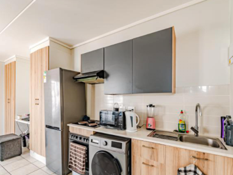 "Stylish 1-Bed in GreenCreek: 5 Mins to The Grove!" - Photo 2