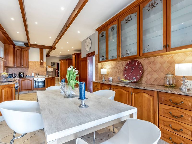 5 Bedroom House for Sale in Dainfern Golf Estate - Photo 4