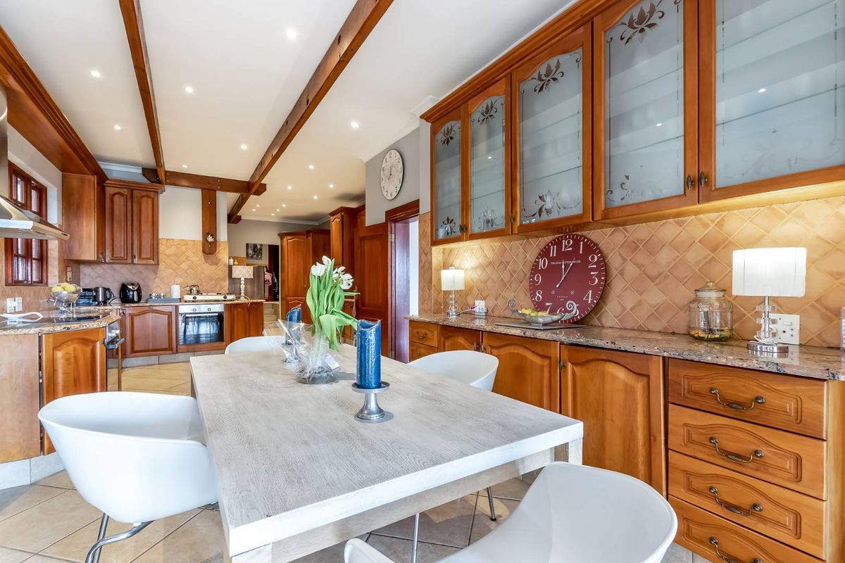 5 Bedroom House for Sale in Dainfern Golf Estate - Photo 4