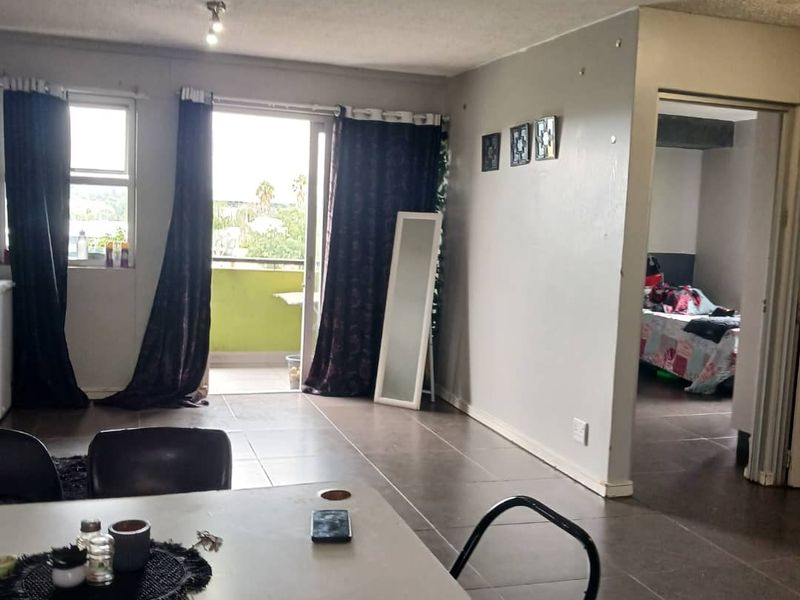 Invest Smartly: Riverport Corner Apartment Awaits! - Photo 2