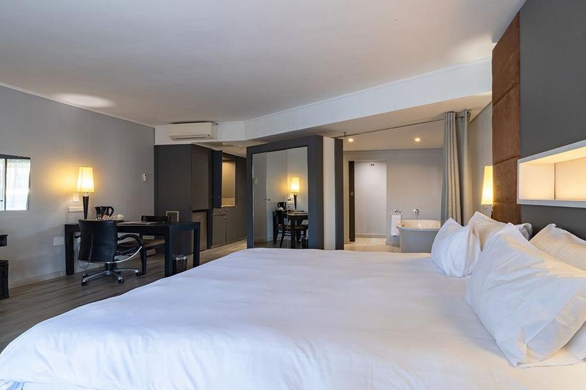 Superior Studio Deluxe Hotel Suite For Sale In Island Club Hotel - Photo 3