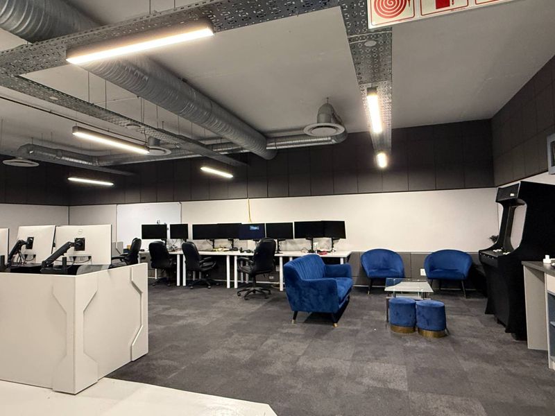 Prime Wembley Square office to let with balcony - Photo 10