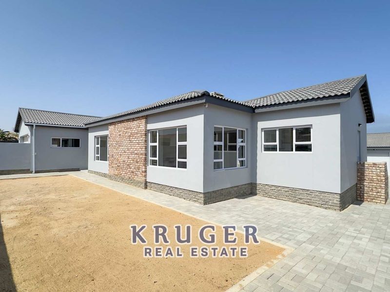 🏡✨ Modern Family Home + Flat – A Must See! - Photo 2