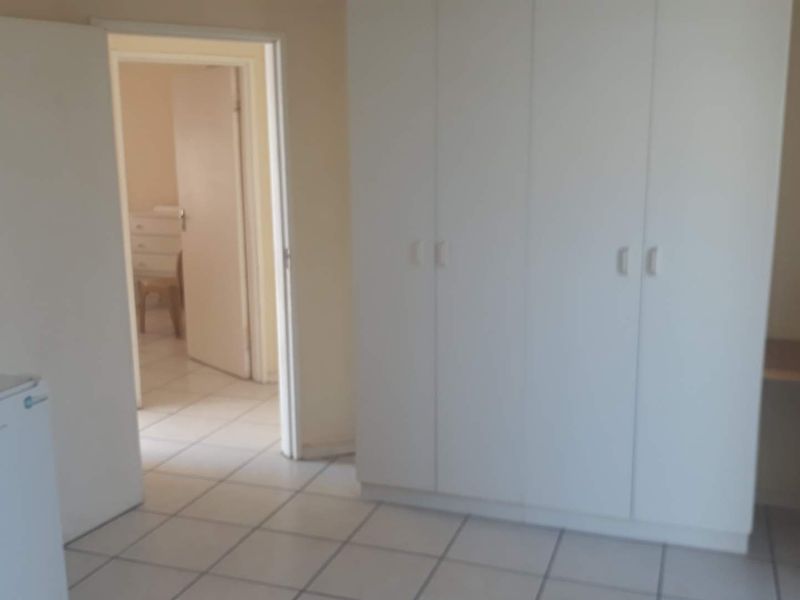 Male Student Accommodation - Summerstrand - Photo 4