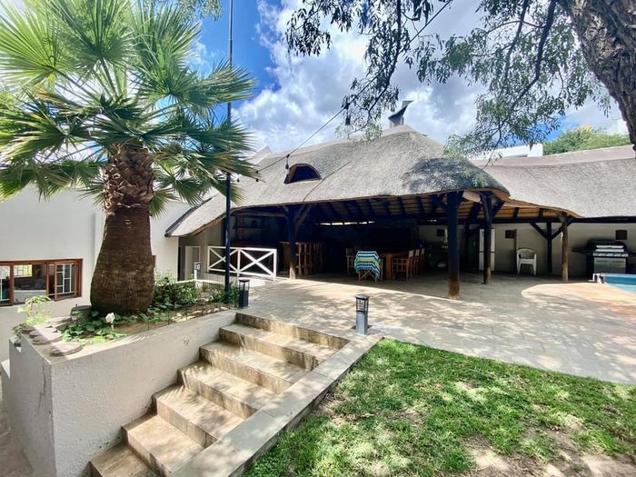 Property #2209627, Guest House For Sale in Suiderhof