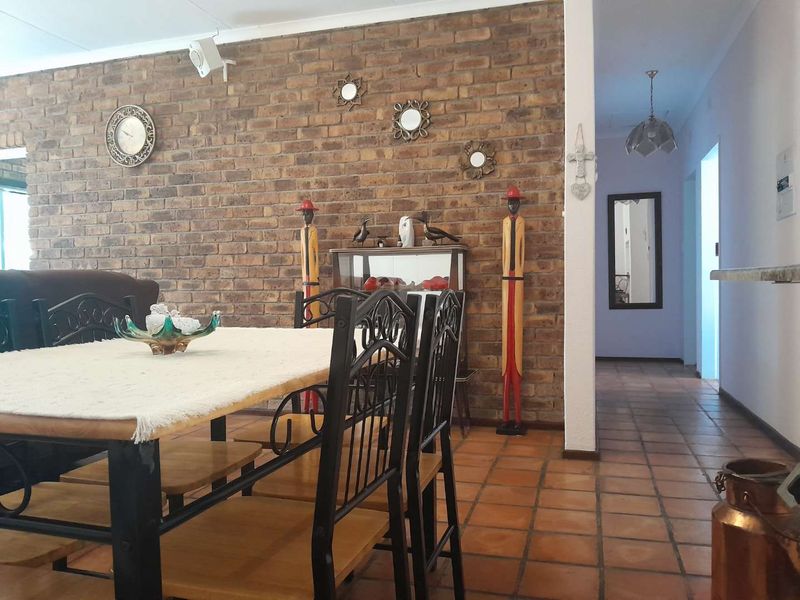 Well maintained 1st floor 3 Bedroom Home - Photo 6