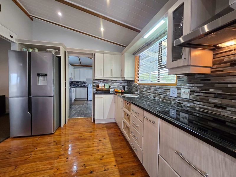 Double-Storey Nutec home for sale in Stilbaai-Wes. - Photo 10