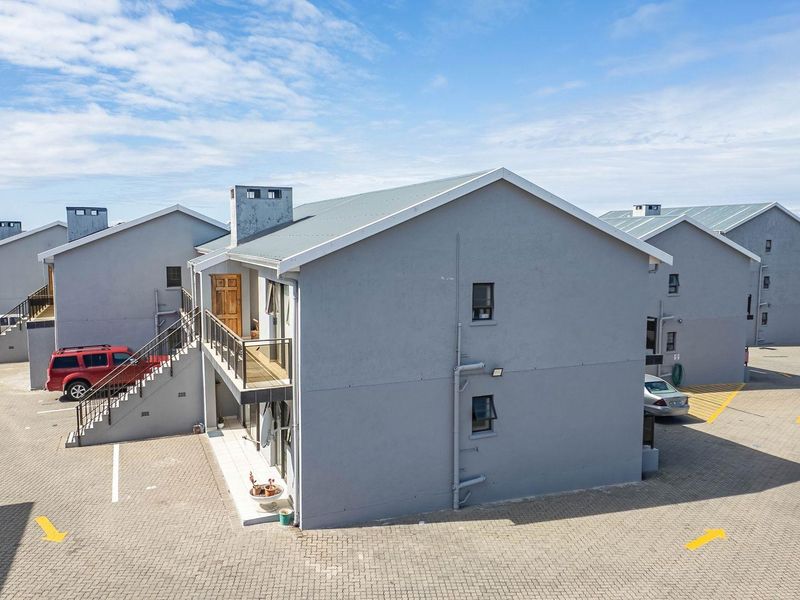 Live & earn: Excellent income property by Hartenbos - Photo 5