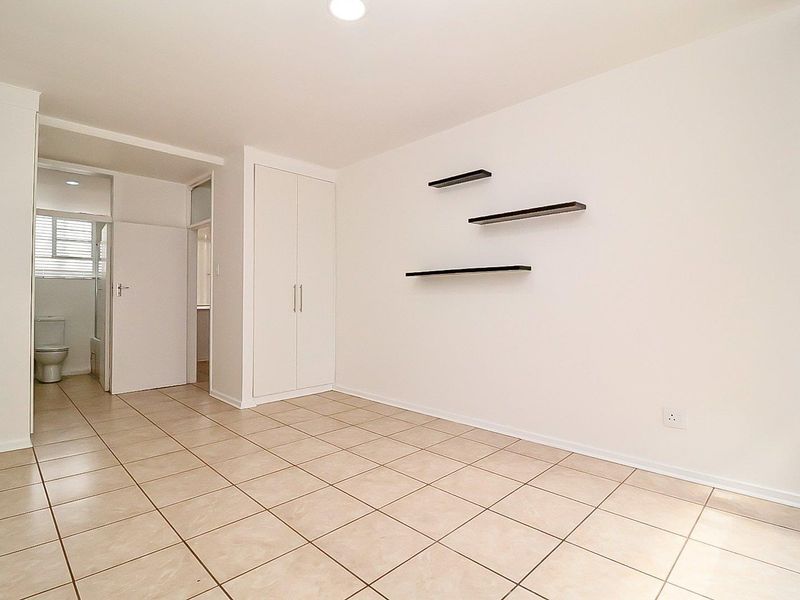 Renovated One Bedroom Apartment! - Photo 9