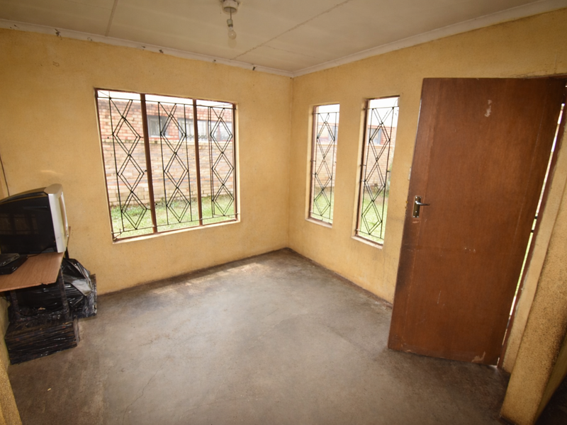 Bring Your TLC - Photo 4