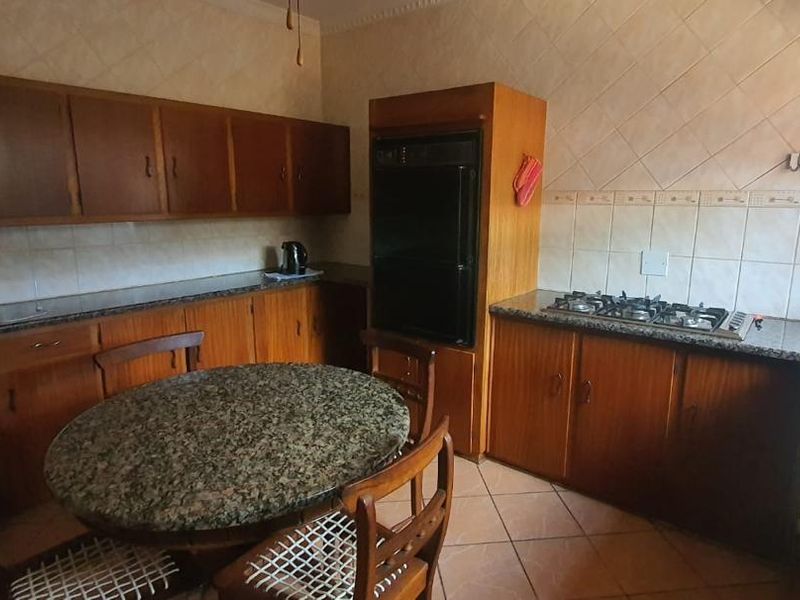 Eight bedrooms house for sale in Mountain View - Photo 7