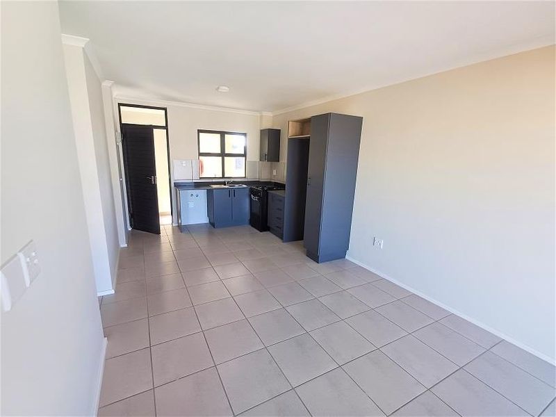 FOR RENT  |  Hillcrest  |  Kings Gate Estate  |  2 Bedroom 1st Floor Apartment - Photo 4
