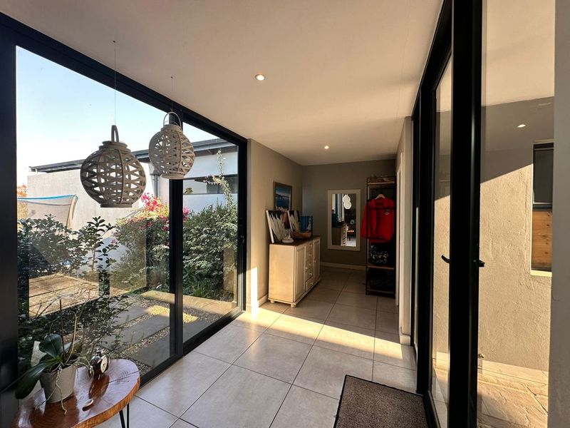Spacious family Home - Photo 8