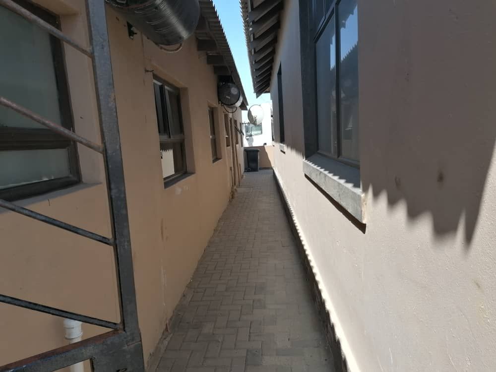 side view of 2 x 2 Bedroom flat