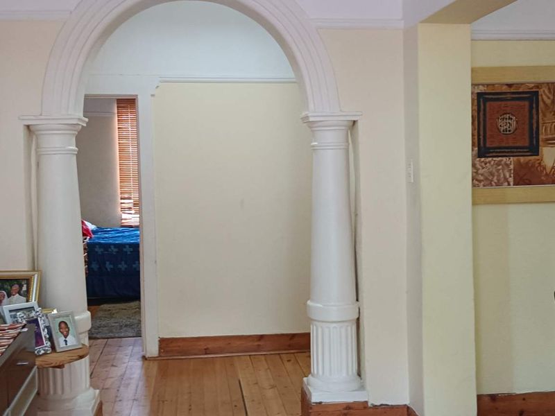 GOLDEN OLDIE UP FOR GRABS! - Photo 9