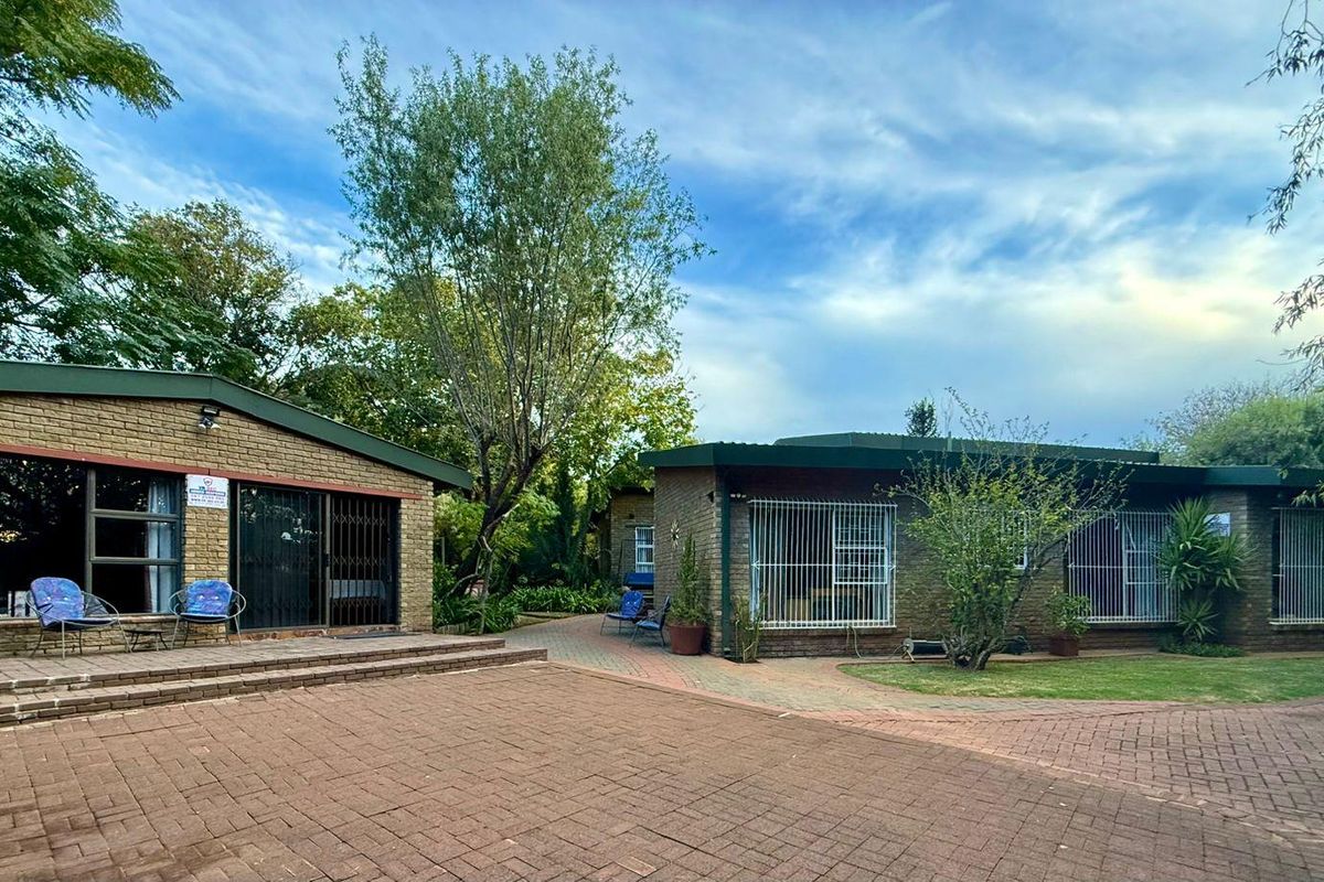 Comfortable Family Living with Extra Income Potential - Photo 2