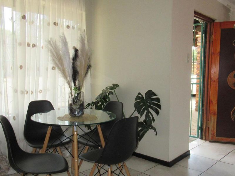 3 Bedroom House for sale in Elandspark - Photo 3