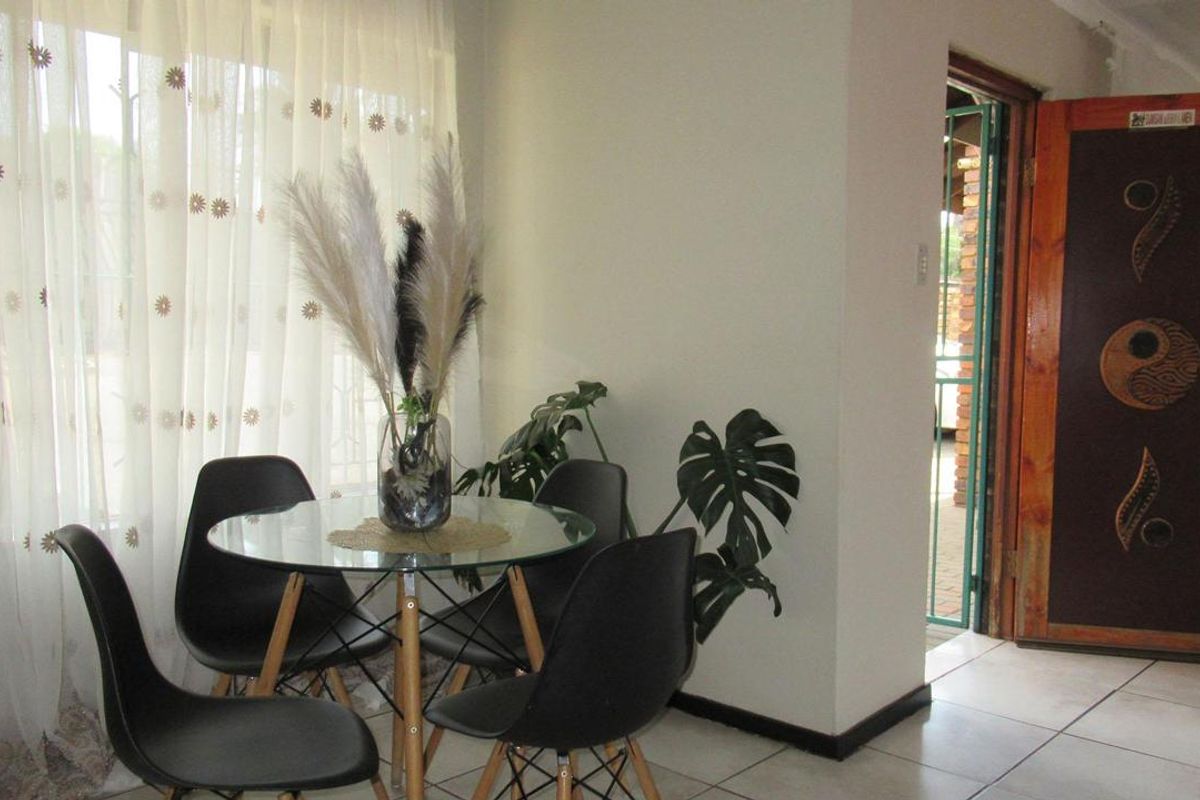 3 Bedroom House for sale in Elandspark - Photo 3
