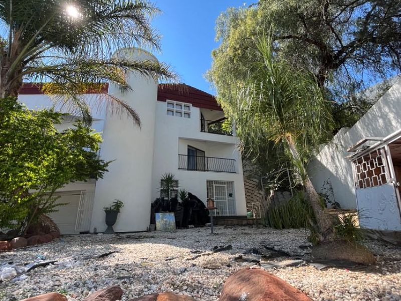 🏡 LUXURY HILL HOME & VACANT LAND | KLEIN WINDHOEK For Sale❗️ N$ 10,500,000 | Excl. costs - Photo 1