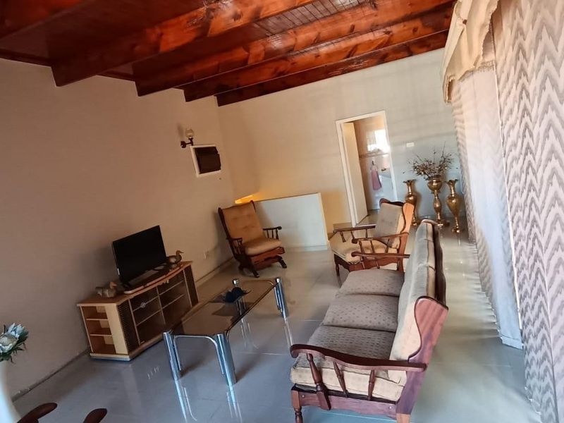 5 Bedroom House for sale in Silverglen - Photo 6