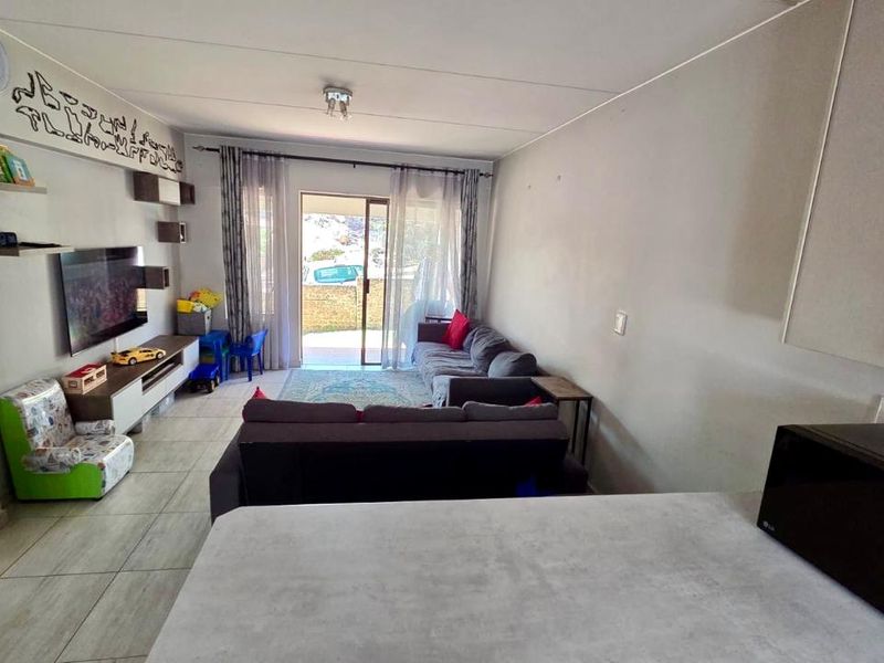 No transfer and bond costs.A perfect ground floor unit awaits you !!! - Photo 5