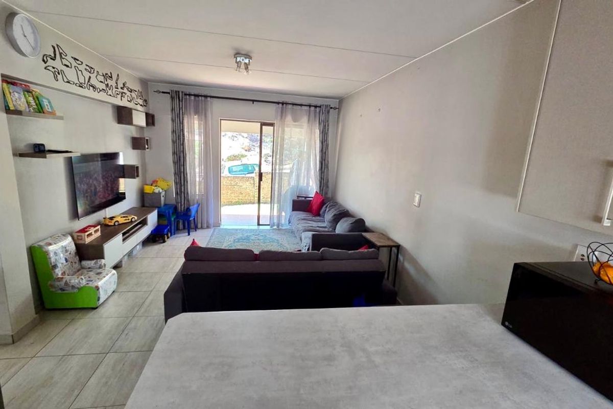 No transfer and bond costs.A perfect ground floor unit awaits you !!! - Photo 5