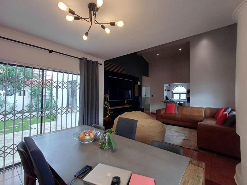 Stunning 3 Bedroom home in North Riding - Photo 8