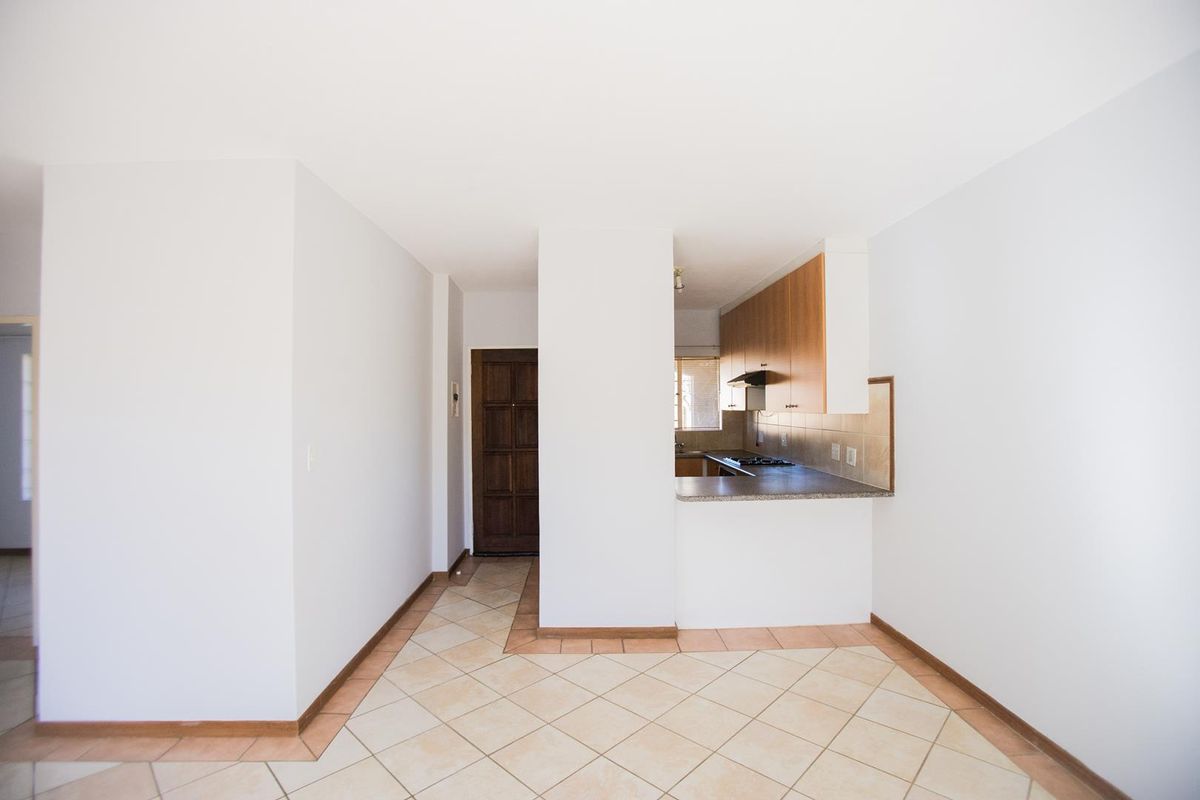 Exclusive Mandate | 2 Bed and 1 Full Bath ,Paarlberg Estate, Equestria - Photo 4