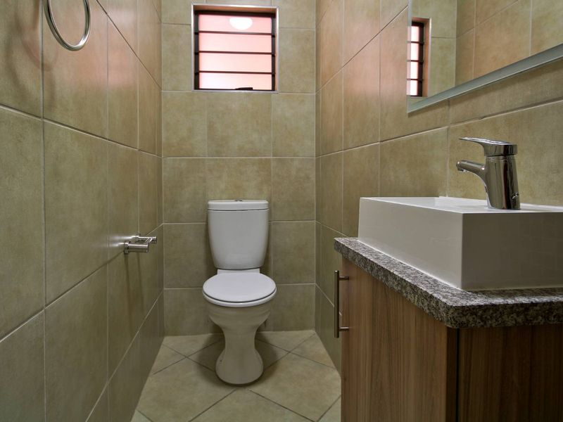 1. "Luxurious Duplex Living: Your Dream Family Home Awaits!" 2. "Spacious 3-Bedroom Duplex: Modern Elegance at Its Best!" 3. "Experience Ultra-Modern Living in - Photo 8