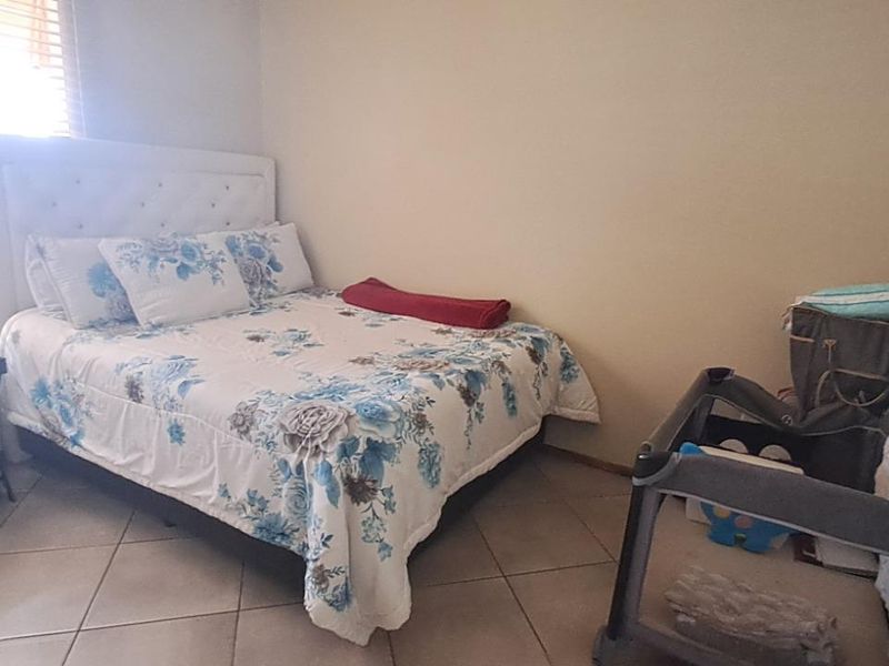 Situated in the sought-after suburb of Albertsdal - Photo 8