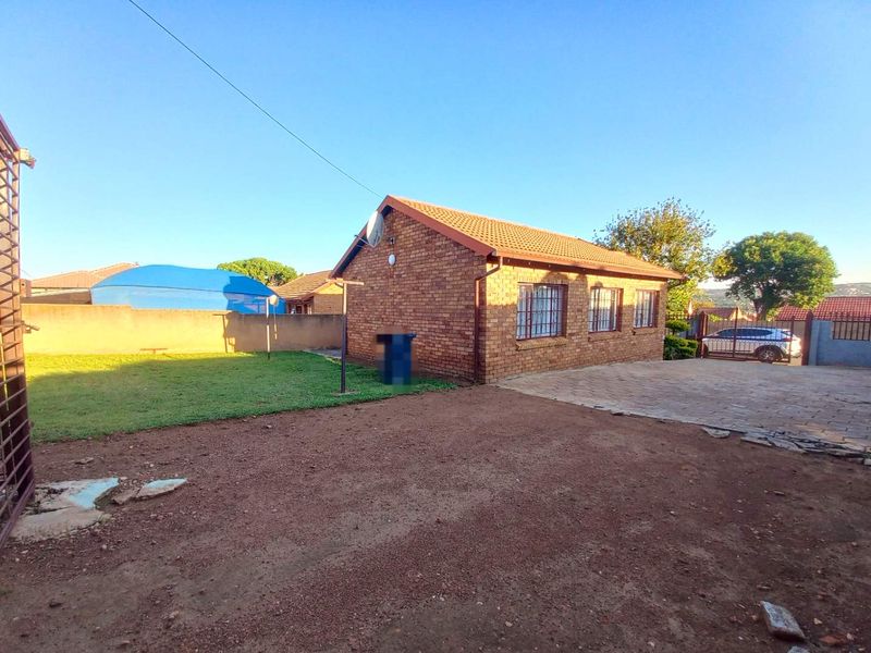 Three bedrooms house for sale in Lotus Gardens - Photo 2