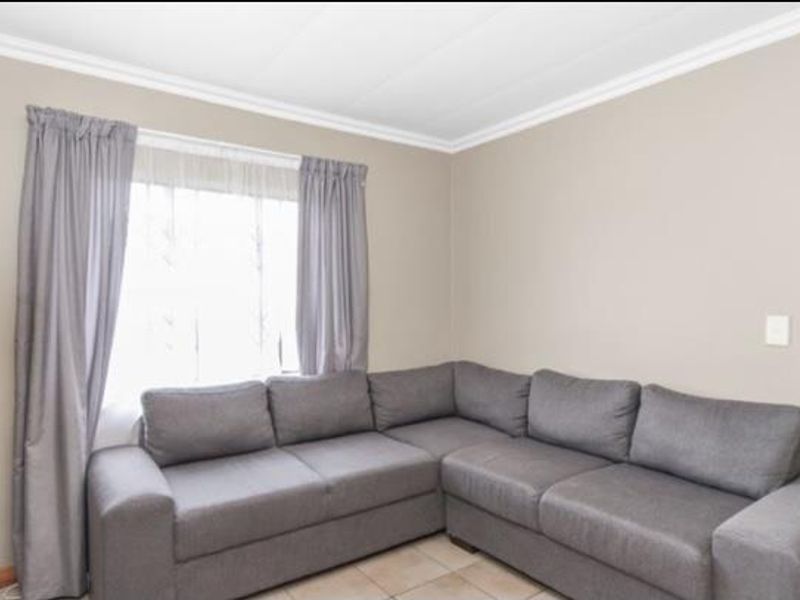 Welcome to a modern urban retreat! - Photo 7