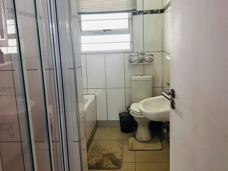 Fully furnished apartment at N$23 000 P/M - Photo 6