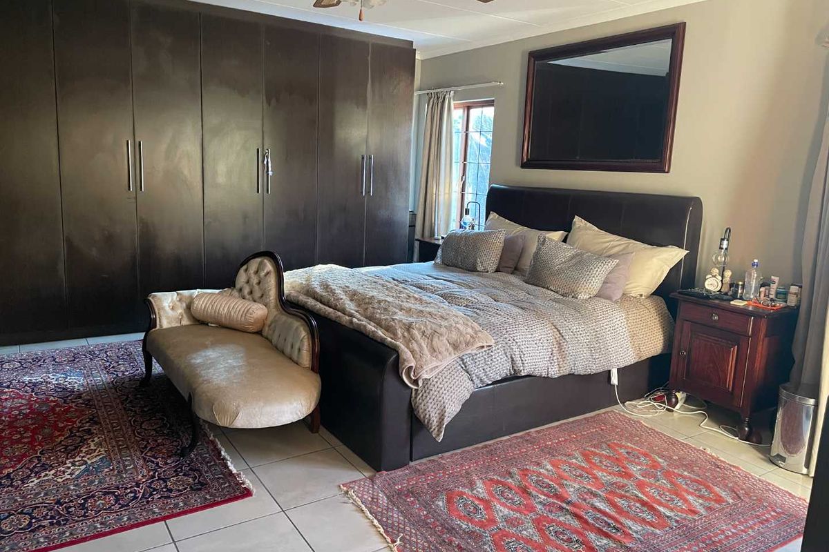 Warm, engaging family home in Northern Suburbs. - Photo 2