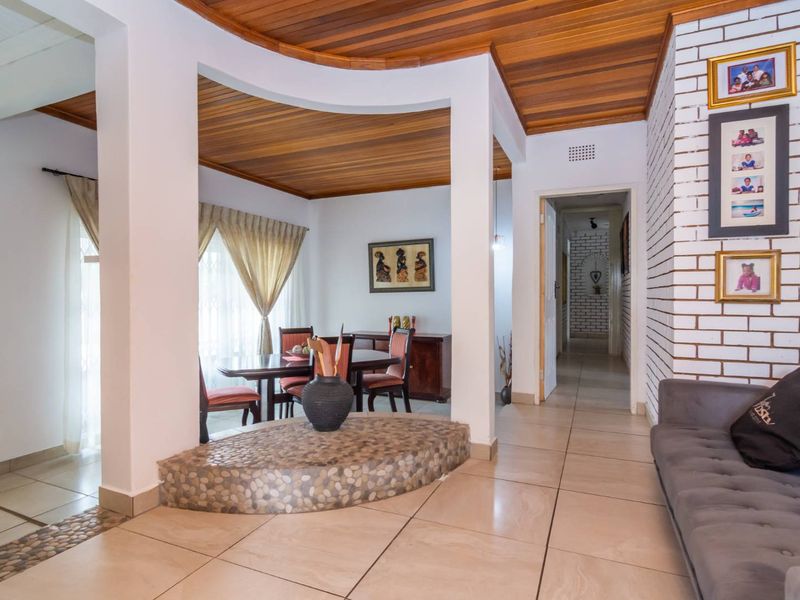 Ideal Family Home suited just for you - Photo 7