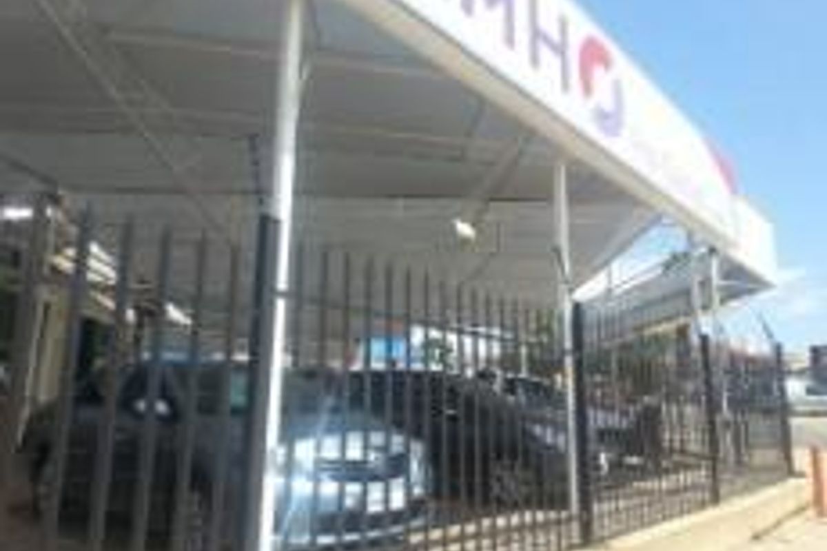 BUSINESS ZONED PREMISES FOR SALE  - Windhoek North - Photo 5