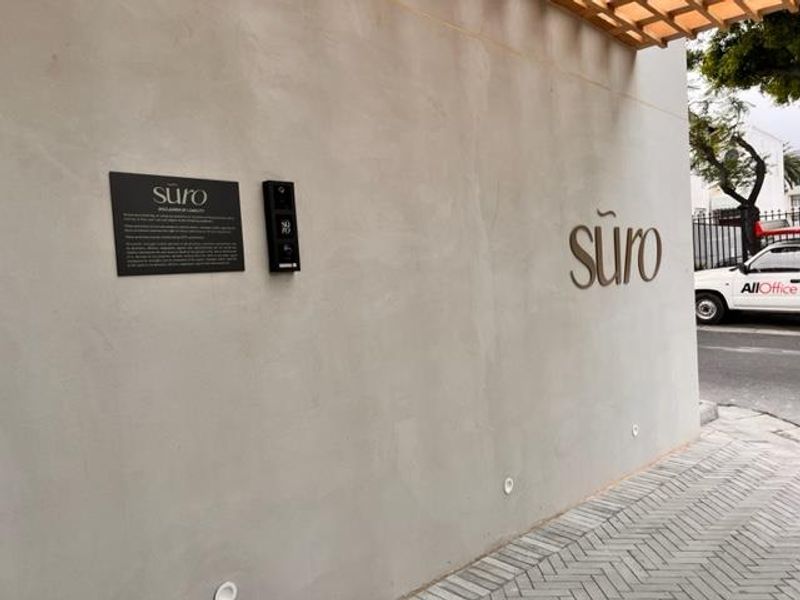 Ultra Modern, Luxury Sea Point apartment - Photo 3